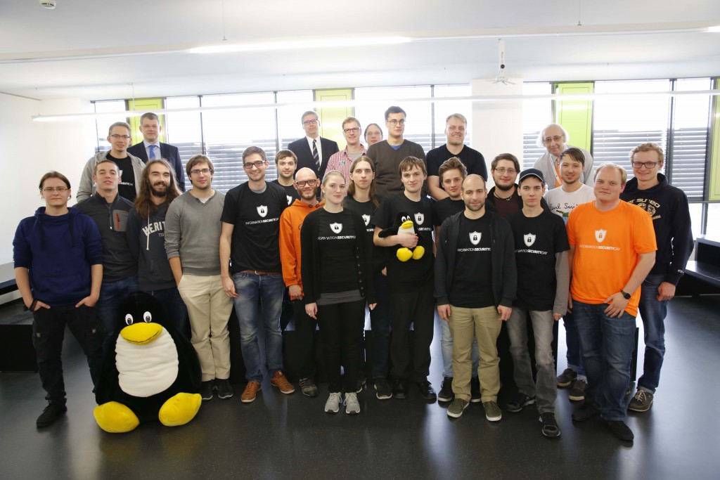 Gruppenbild (Exkursion zum Thema Informationssicherheit)